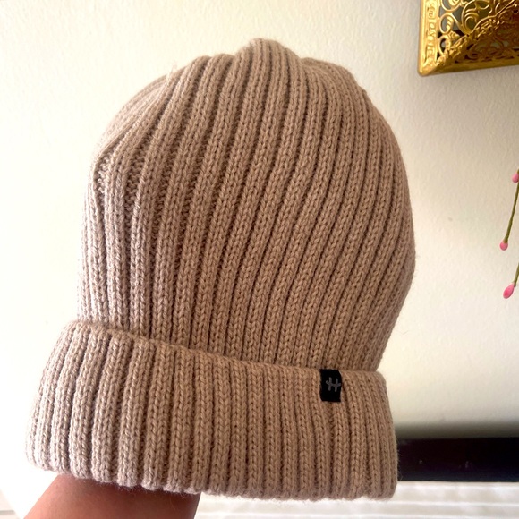 hot paws Other - NWT Beanie hat fur inside for men